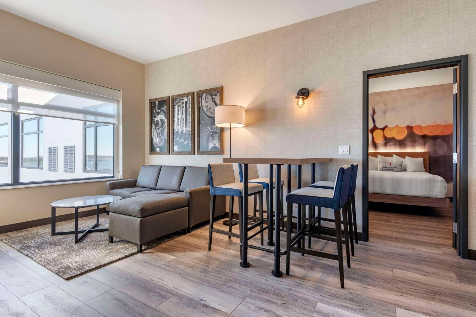 Cambria Hotel Portland Downtown Old Port Ngoại thất bức ảnh