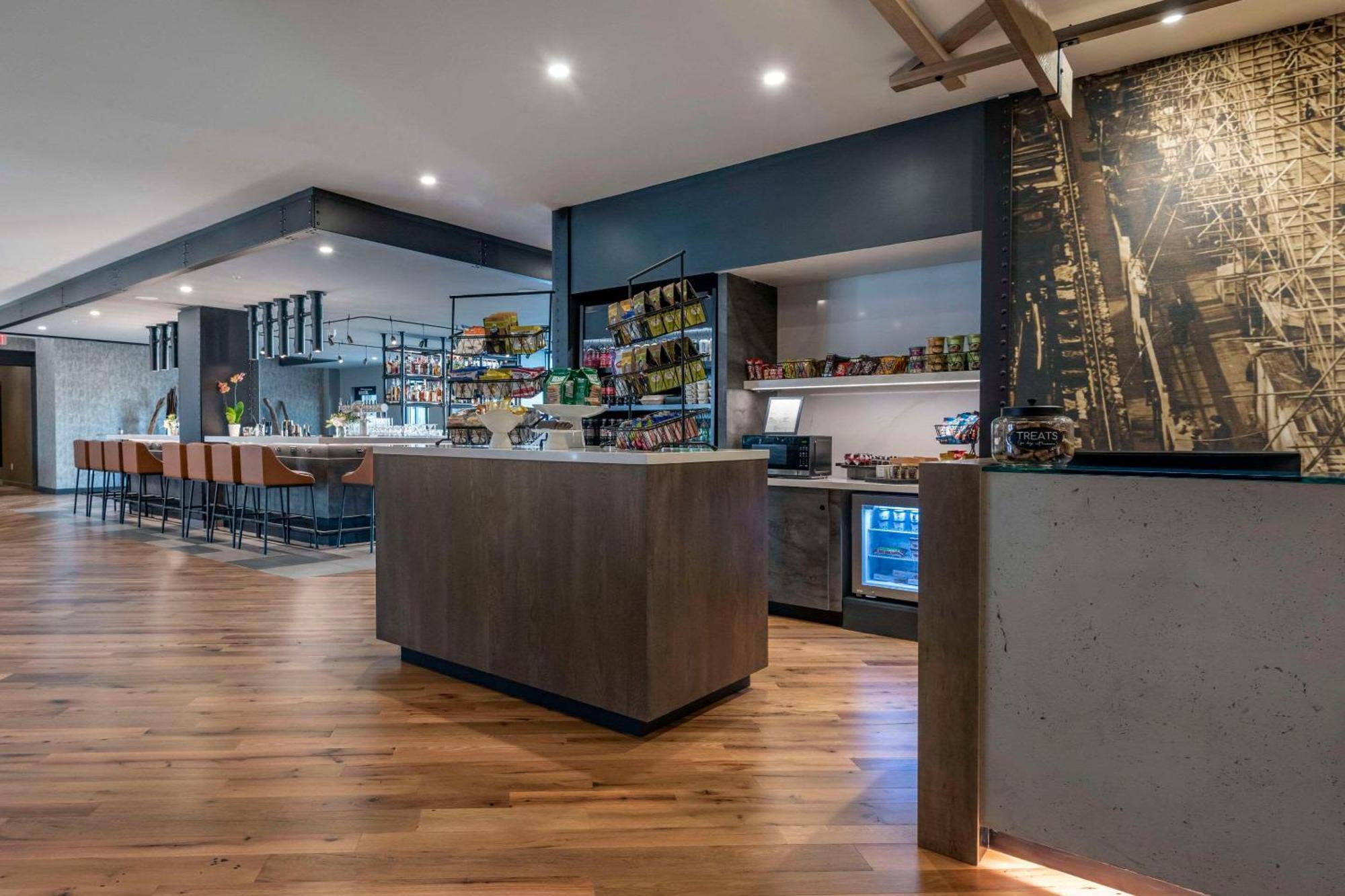 Cambria Hotel Portland Downtown Old Port Ngoại thất bức ảnh
