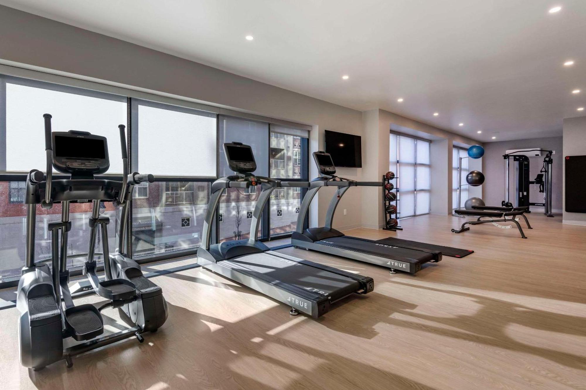 Cambria Hotel Portland Downtown Old Port Ngoại thất bức ảnh