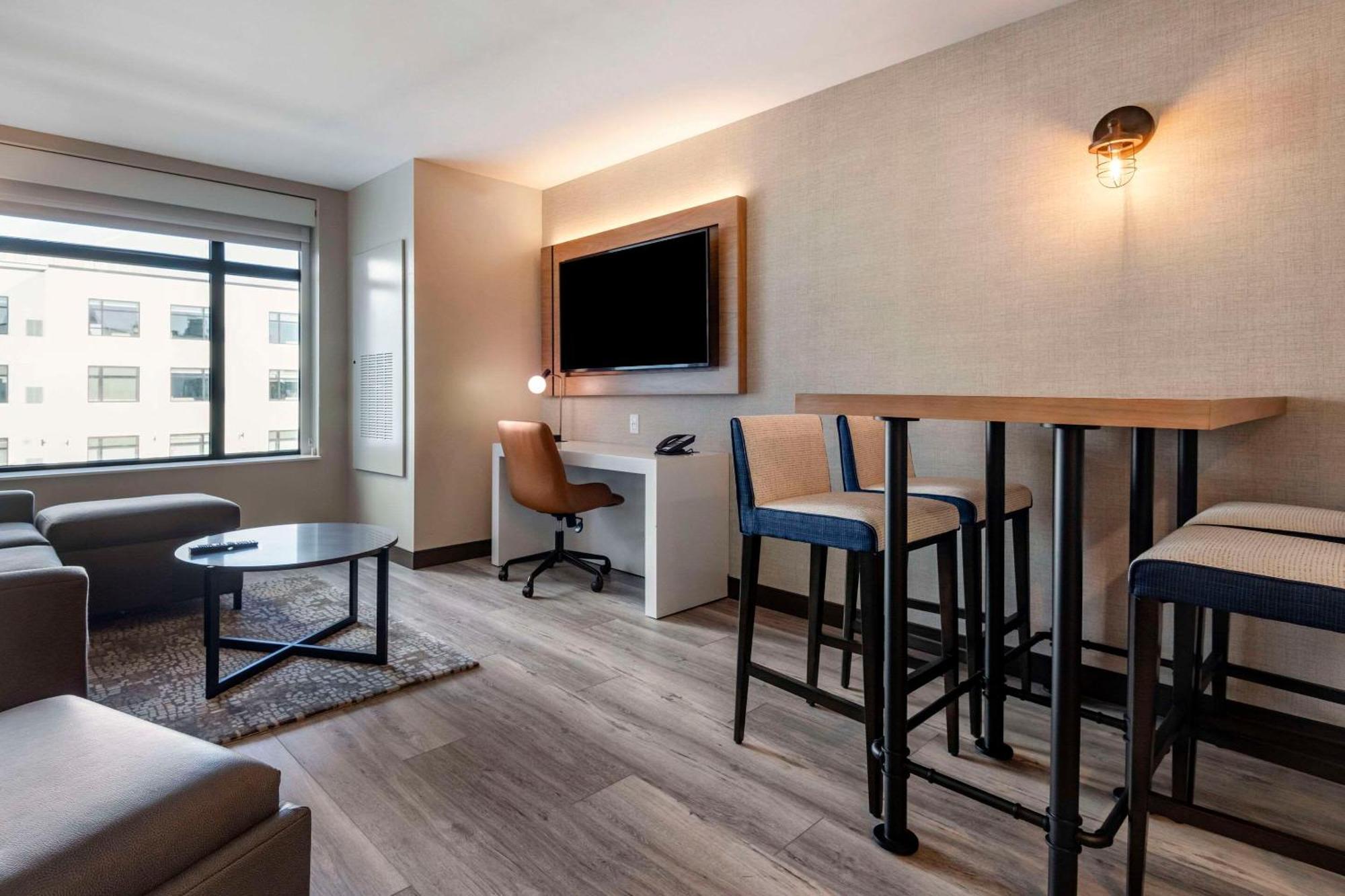 Cambria Hotel Portland Downtown Old Port Ngoại thất bức ảnh
