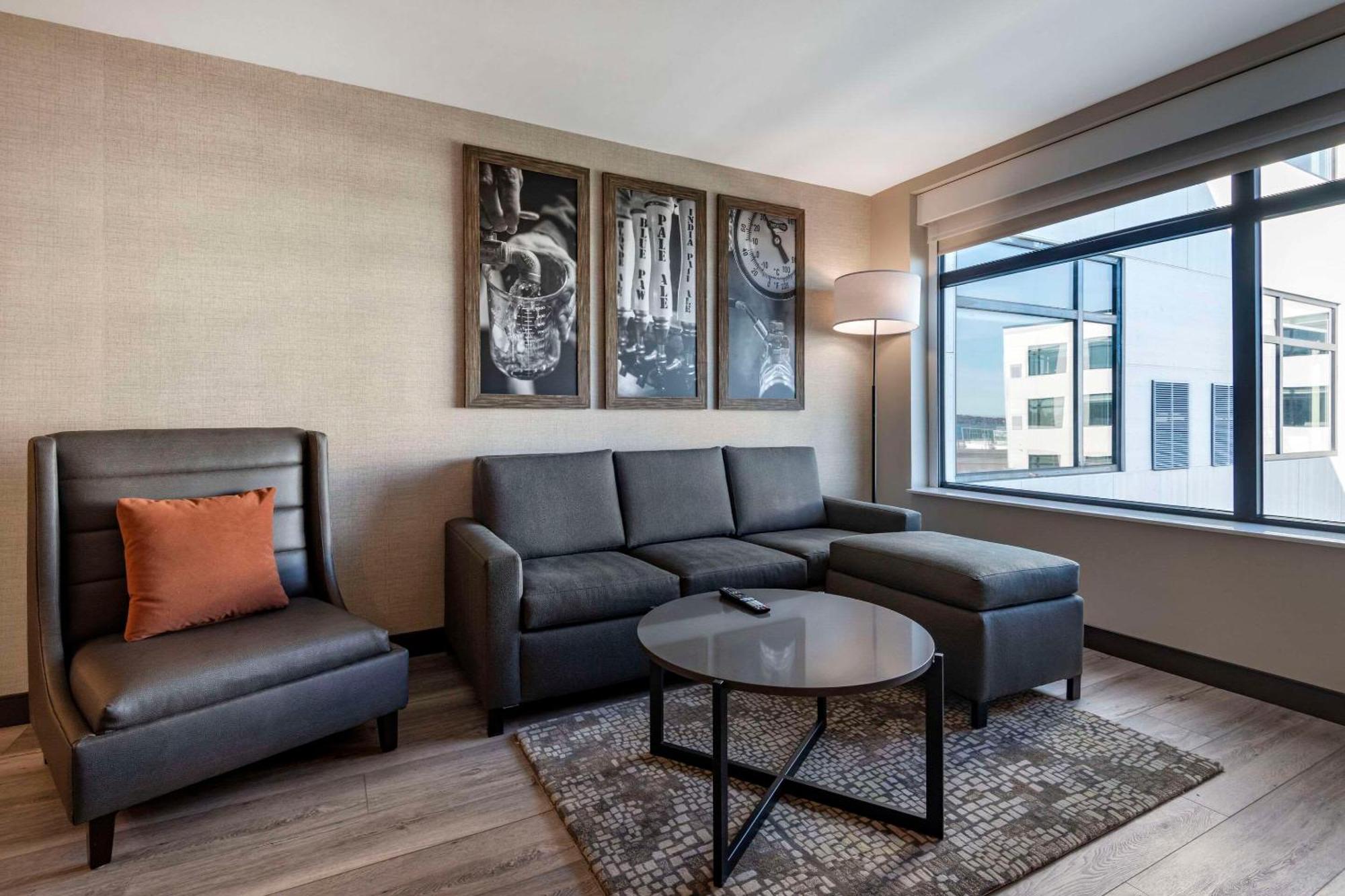 Cambria Hotel Portland Downtown Old Port Ngoại thất bức ảnh